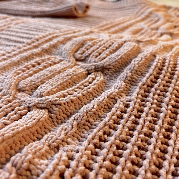 Pink Sweater - Picture 3 of 3